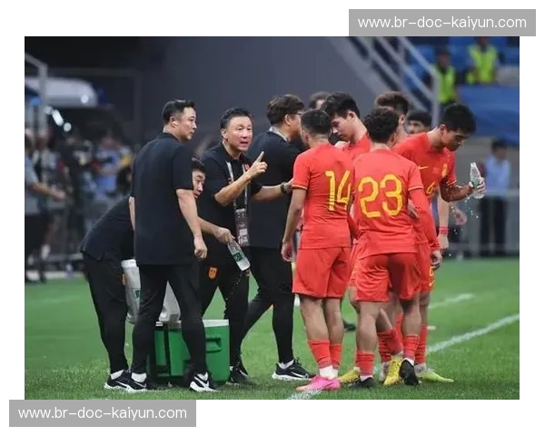 亚洲杯烽烟再起:韩国队与阿联酋队狭路相逢,谁能问鼎荣耀?